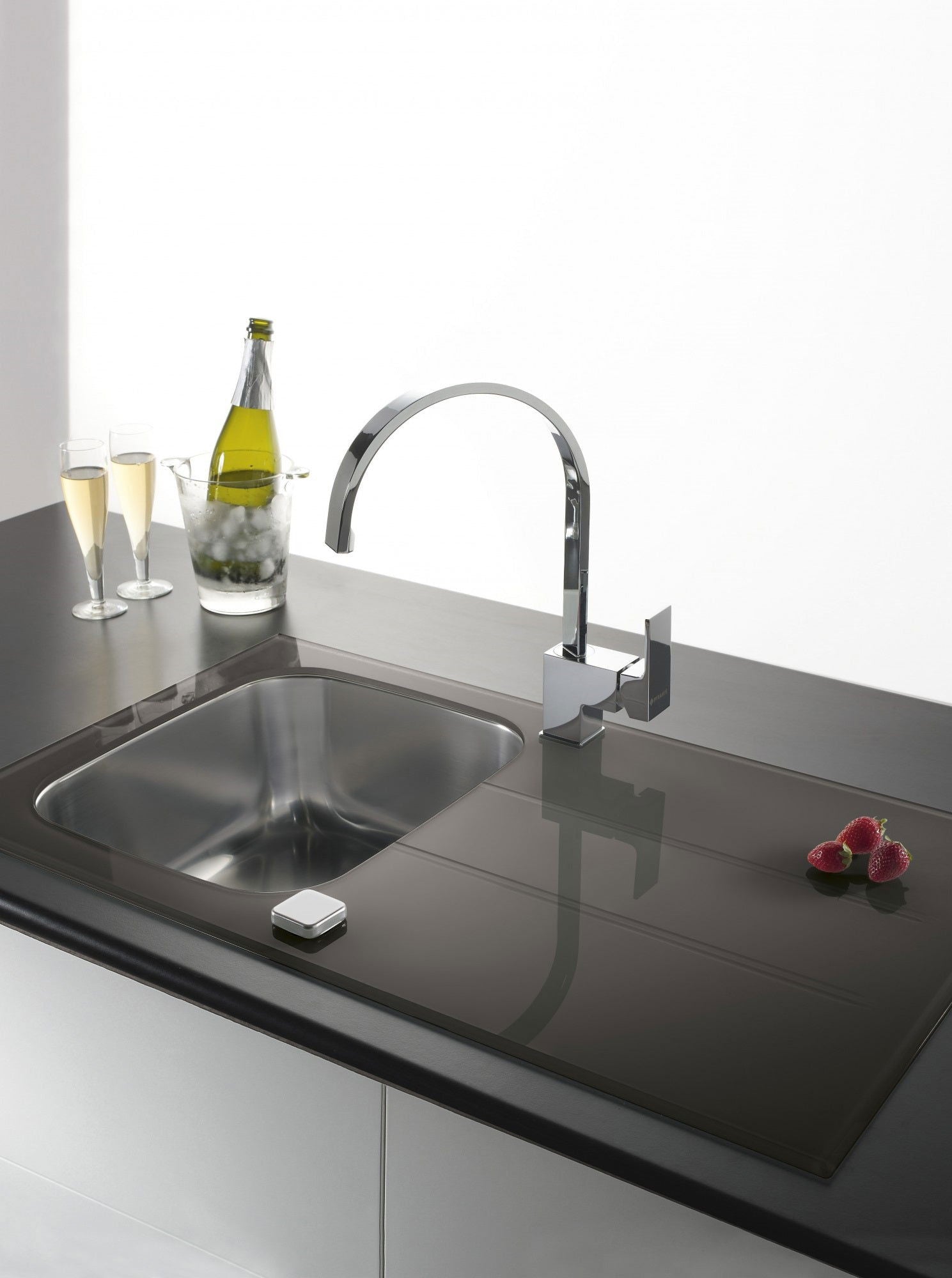 Chiuveta Pyramis CONCERTO 850x50 1B 1D Black Glass & Inox - EpicHome.ro