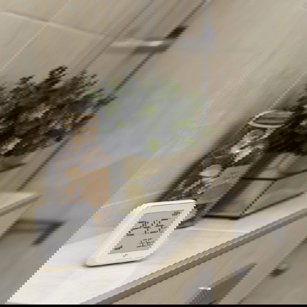 Senzor de temperatura si umiditate Shelly Plus H&T, ecran E-ink, WiFi - EpicHome.ro